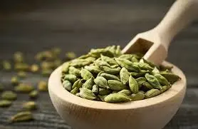 Green Cardamom (Cchoti Ilayachi)